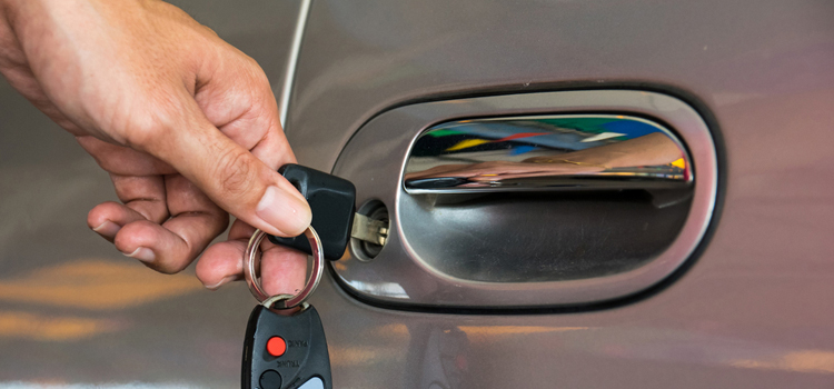 Car door lock repair in Earlimart