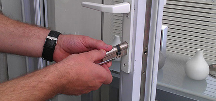 Commercial Door Lock Repair in Earlimart